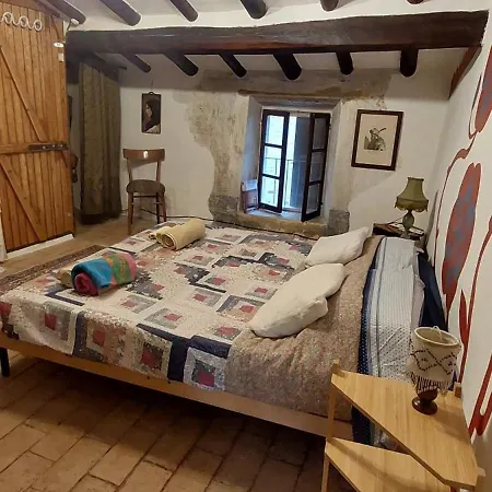 Oobeh Bed & Breakfast *