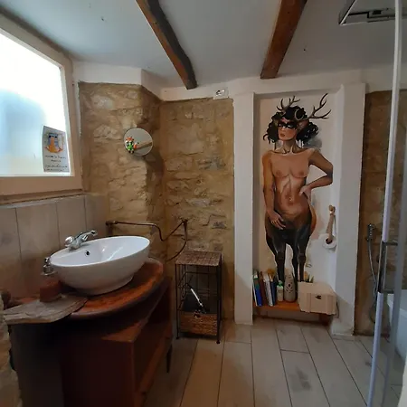 Oobeh Bed & Breakfast *