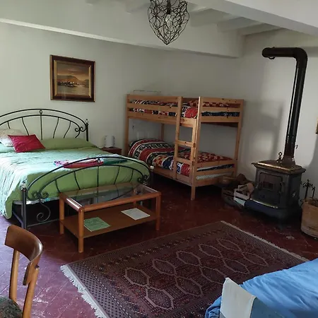 Oobeh Bed & Breakfast