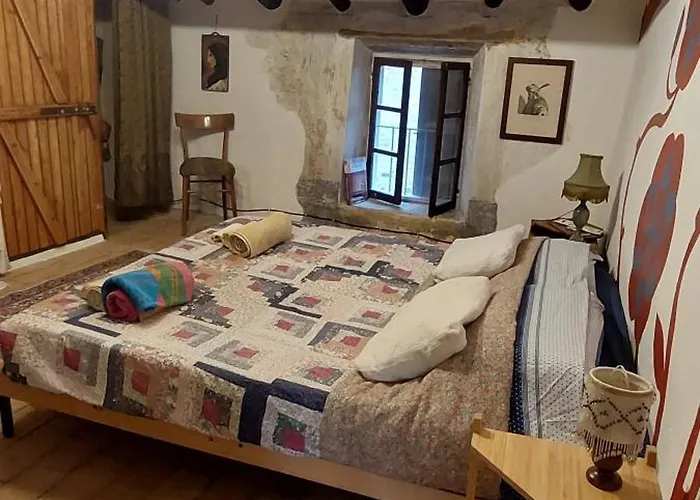 Oobeh Bed and Breakfast *